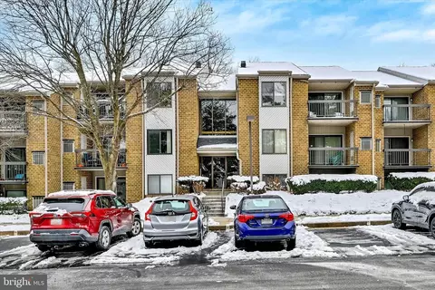 5 Glenamoy Rd #202, Lutherville Timonium, MD 21093