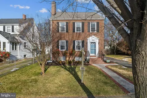 2620 Hillcrest Ave, Parkville, MD 21234