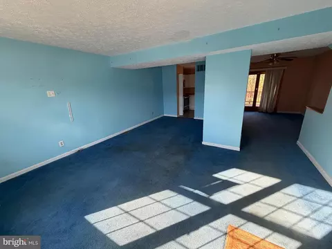 16 W End Ct, Halethorpe, MD 21227 photo 2