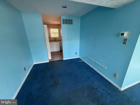 16 W End Ct, Halethorpe, MD 21227 photo 3