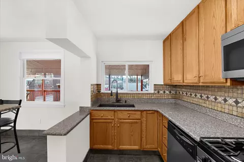 Kitchen - 8159 Kavanagh Rd, Dundalk, MD 21222 photo 4 of 5