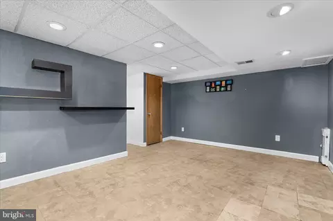 Living - 8159 Kavanagh Rd, Dundalk, MD 21222 photo 4 of 4