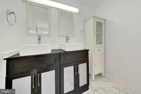 Bath - 6 Storeys Ct, Nottingham, MD 21236 photo 2 of 3