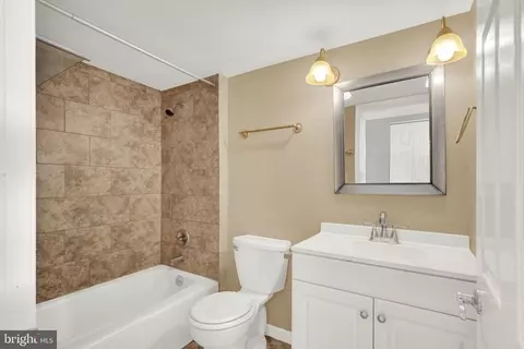 Bath - 6 Storeys Ct, Nottingham, MD 21236 photo 3 of 3