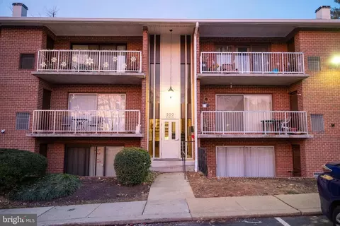 200 Erin Way #204, Reisterstown, MD 21136