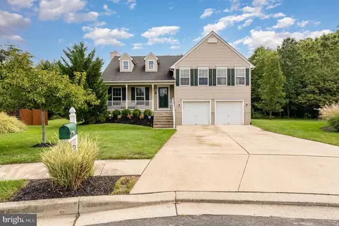 9 Mainmast Ct, Middle River, MD 21220