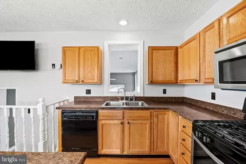 Kitchen - 4222 Klosterman Ave, Nottingham, MD 21236 photo 5 of 7