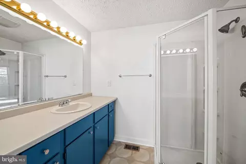 Bath - 4222 Klosterman Ave, Nottingham, MD 21236 photo 2 of 3