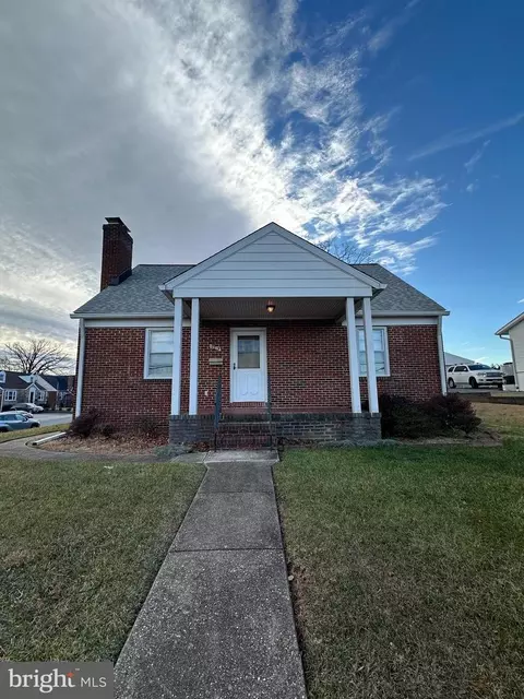 2815 Putty Hill Ave, Parkville, MD 21234