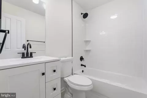 Bath - 629 Nollmeyer Rd, Middle River, MD 21220 photo 2 of 2