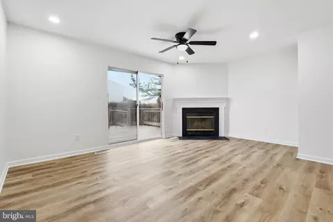 Living - 629 Nollmeyer Rd, Middle River, MD 21220 photo 2 of 4