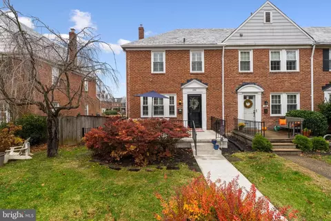 136 Hopkins Rd, Baltimore, MD 21212