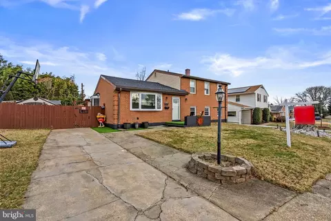 2324 Micarol Rd, Baltimore, MD 21209 photo 1