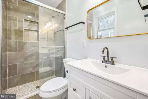Bath - 30 3rd Ave, Halethorpe, MD 21227 photo 2 of 3