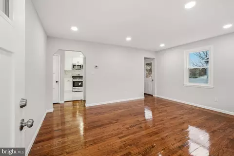 Living - 30 3rd Ave, Halethorpe, MD 21227 photo 1 of 3