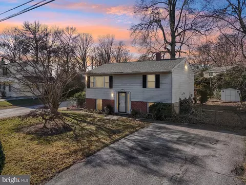 208 Elk Rd, Essex, MD 21221