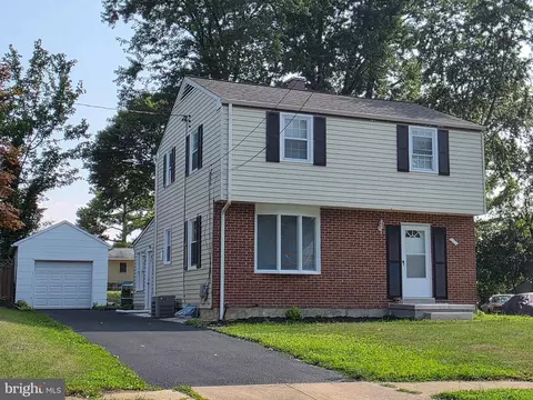 2029 Norhurst Way S, Catonsville, MD 21228