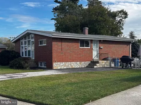 801 Sturgis Pl, Pikesville, MD 21208