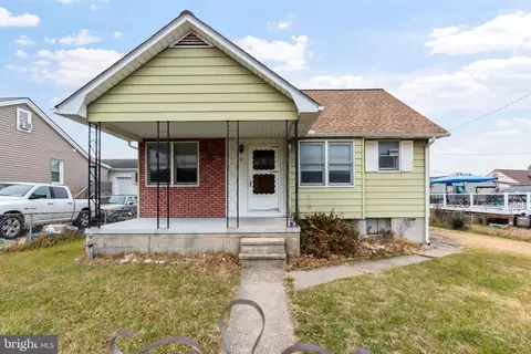 31 Right Wing Dr, Middle River, MD 21220