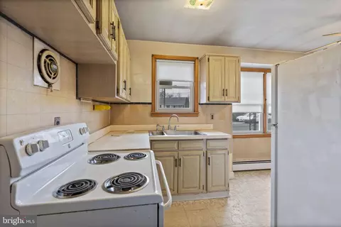 Kitchen - 31 Right Wing Dr, Middle River, MD 21220 photo 3 of 3