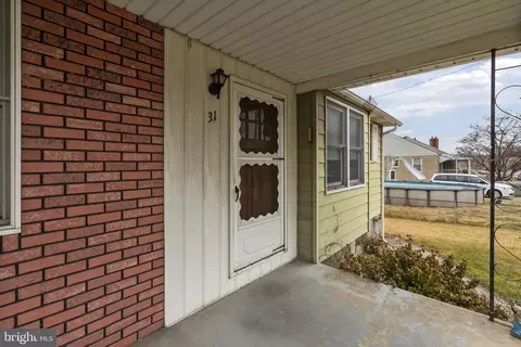 Exterior - 31 Right Wing Dr, Middle River, MD 21220 photo 4 of 4