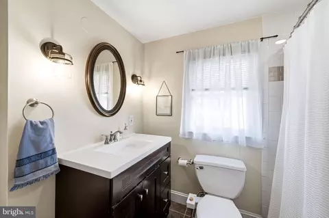 Bath - 6745 Glenkirk Rd, Baltimore, MD 21239 photo 1 of 3
