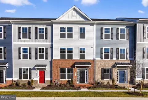613 Barnehurst St, Middle River, MD 21220
