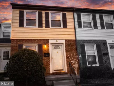 24 Lerner Ct #32H, Nottingham, MD 21236