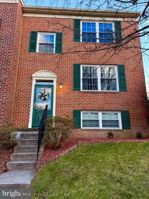 11 Beaver Pond Cir, Parkville, MD 21234