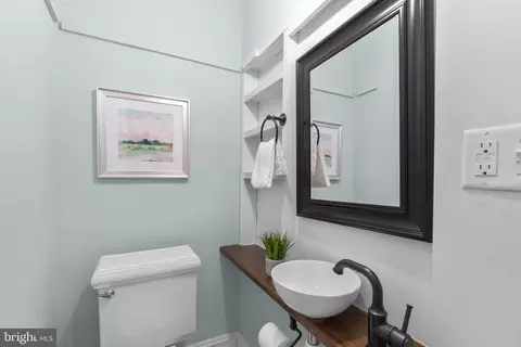 Bath - 4413 Hooper Ave, Baltimore, MD 21229 photo 1 of 2