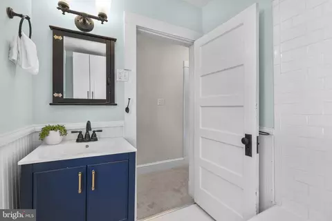 Entry Way - 4413 Hooper Ave, Baltimore, MD 21229 photo 4 of 4
