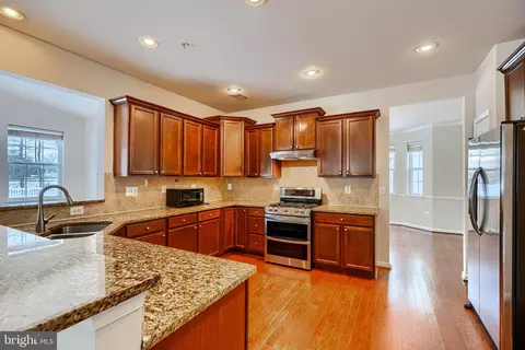Kitchen - 5908 Gambrill Cir, White Marsh, MD 21162 photo 3 of 6