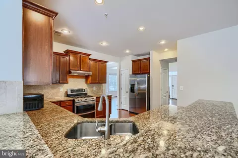 Kitchen - 5908 Gambrill Cir, White Marsh, MD 21162 photo 1 of 6