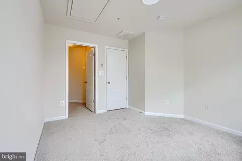 Bedroom - 5908 Gambrill Cir, White Marsh, MD 21162 photo 8 of 9