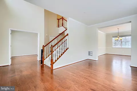 Living - 5908 Gambrill Cir, White Marsh, MD 21162 photo 3 of 7