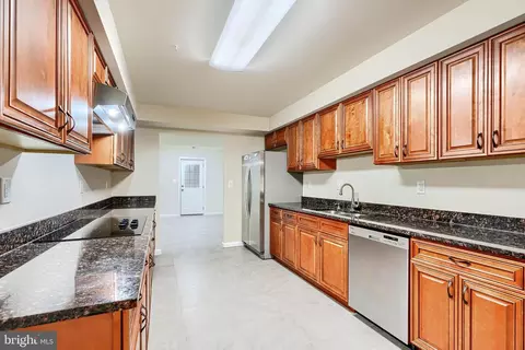 Kitchen - 5908 Gambrill Cir, White Marsh, MD 21162 photo 6 of 6