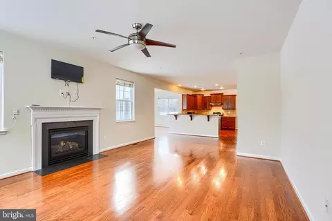 Living - 5908 Gambrill Cir, White Marsh, MD 21162 photo 4 of 7
