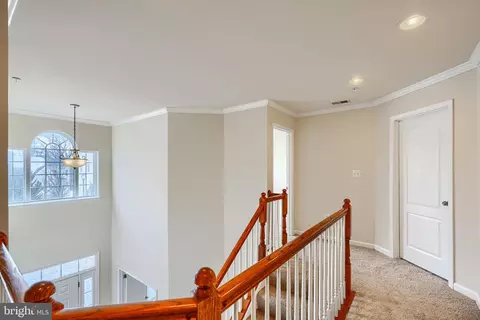 Entry Way - 5908 Gambrill Cir, White Marsh, MD 21162 photo 2 of 9