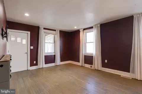Living - 2513 Wagner Ave, Sparrows Point, MD 21219 photo 5 of 5