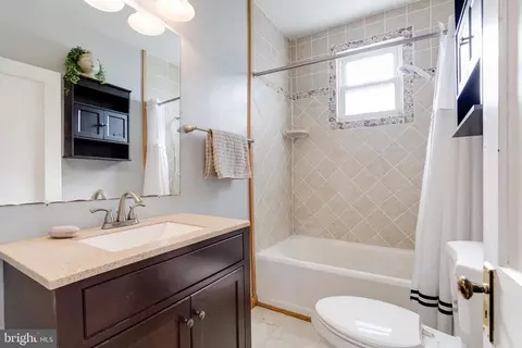 Bath - 2513 Wagner Ave, Sparrows Point, MD 21219 photo 1 of 4