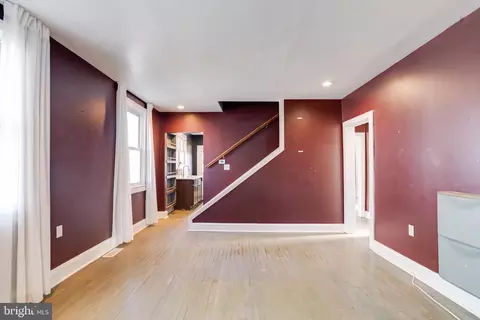 Living - 2513 Wagner Ave, Sparrows Point, MD 21219 photo 2 of 5