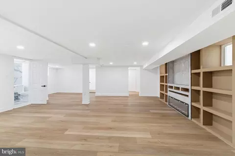 Living - 413 1st Ave, Halethorpe, MD 21227 photo 2 of 3