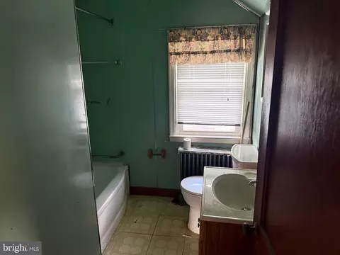 Entry Way - 7435 Kenlea Ave, Nottingham, MD 21236 photo 2 of 2