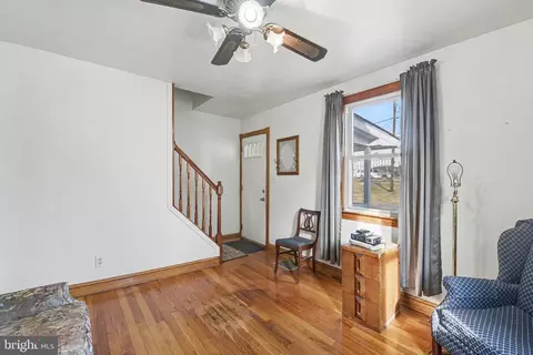 Entry Way - 2115 Smith Ave, Lansdowne, MD 21227 photo 1 of 1