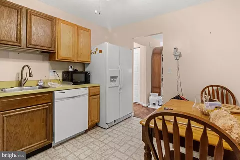 Kitchen - 205 E Joppa Rd #1706, Towson, MD 21286 photo 3 of 3