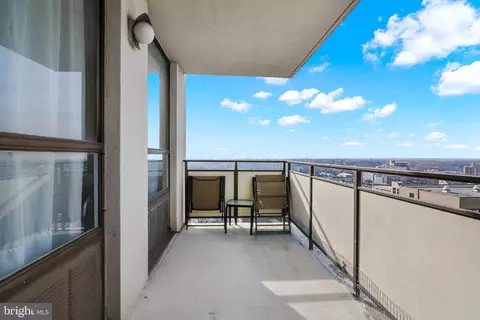 Exterior - 205 E Joppa Rd #1706, Towson, MD 21286 photo 1 of 2