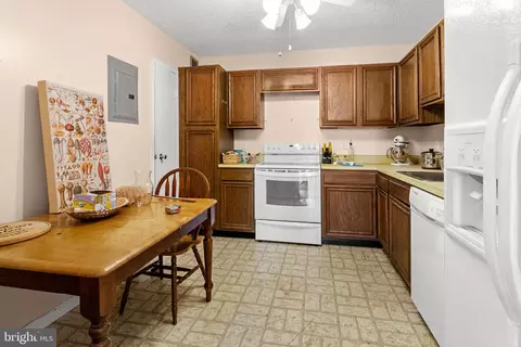 Kitchen - 205 E Joppa Rd #1706, Towson, MD 21286 photo 1 of 3