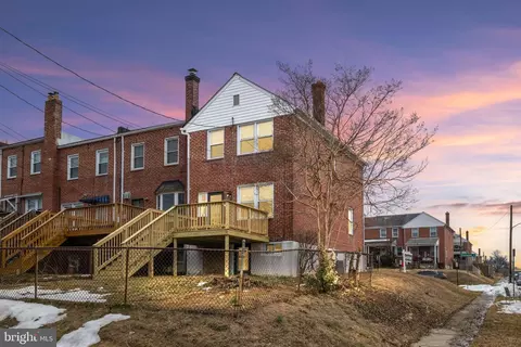 8300 Edgedale Rd, Parkville, MD 21234