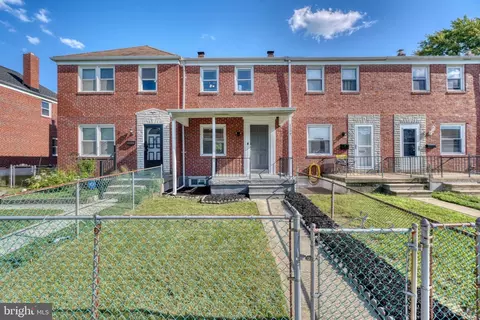 2124 Redthorn Rd, Middle River, MD 21220