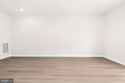 Living - 8143 Bartholomew Ct, Baltimore, MD 21206 photo 4 of 9